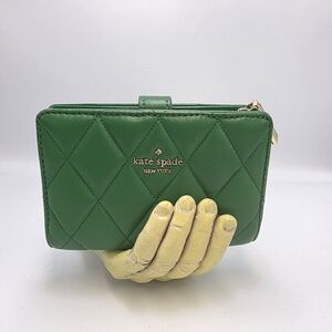 KATE SPADE Carey Medium Compact Bifold Wallet in Bright Green Quilted Leather